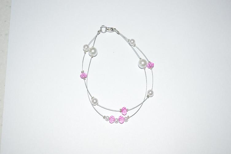 Bracelet mariage, bracelet mariée, bracelet en perle nacrée blanche, perle toupie rose