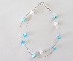 Bracelet mariage, bracelet mariée, bracelet en perle de verre  nacrées blanche et perle toupie